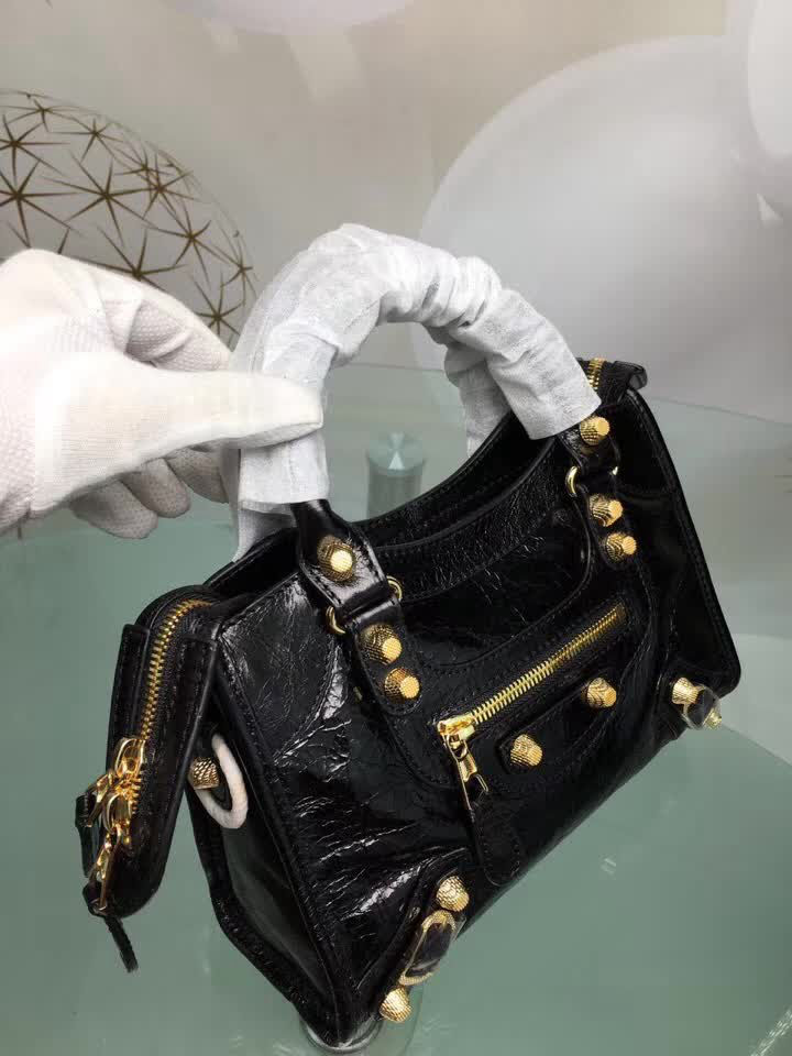 BALENCIAG巴黎世家 義大利進口 原版油蠟頭層牛皮 香皮小銀釘 時尚百搭 手提肩背斜挎包  BL1568